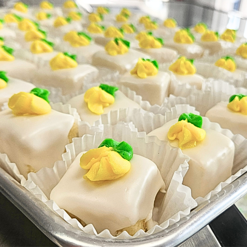 Petit Fours | Champagne's TO GO!